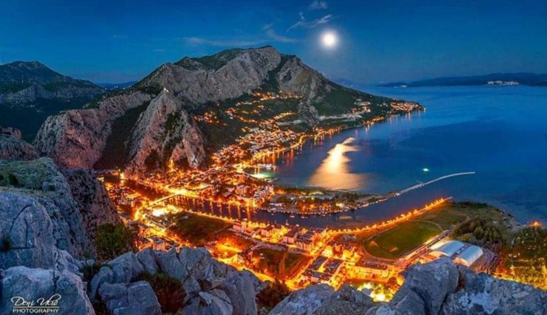 Apartments Kadenca Omiš Buitenkant foto